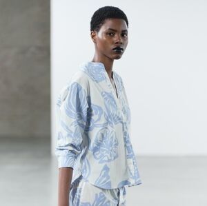 Zara Gulli Botton Floral Button Down Size XS